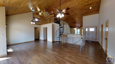 7821 SW Hiawatha Dr, Topeka, KS 66615 - photo 6