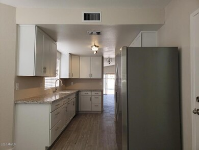 New cabinets and counters in Kitchen!