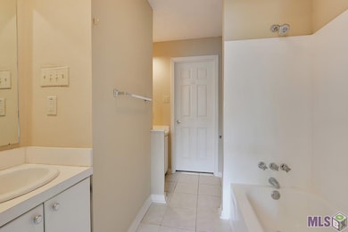 2715 S Roth Ave unit D, Gonzales, LA 70737 - photo 5
