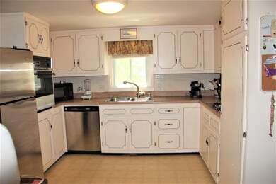 111 Monroe St unit 309, Nashua, NH 03060 - photo 2