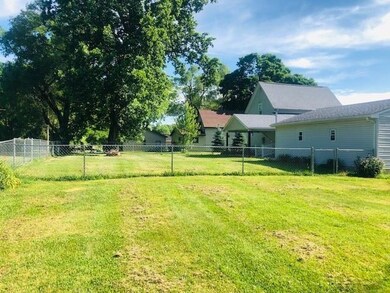 930 N Jackson St, Andrews, IN 46702 - photo 3