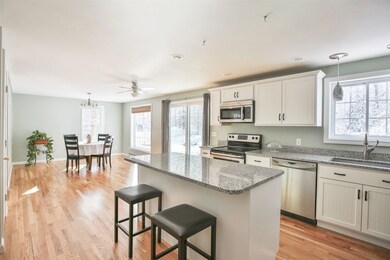 9 Carolyn Dr, Newmarket, NH 03857 - photo 4