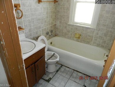 5209 Joseph St, Maple Heights, OH 44137 - photo 5