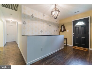 816 Crum Creek Rd, Springfield, PA 19064 - photo 5