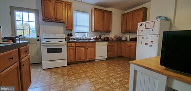 245 W Side Ave, Hagerstown, MD 21740 - photo 7