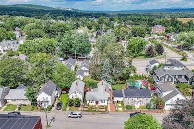 Close to MAIN ST & White Park!