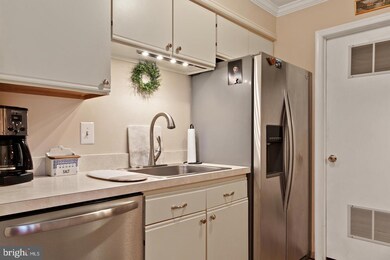 82 Claire Ct unit 2, Blackwood, NJ 08012 - photo 3