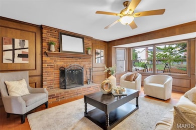 15924 Woodlet Way Ct, Chesterfield, MO 63017 - photo 2