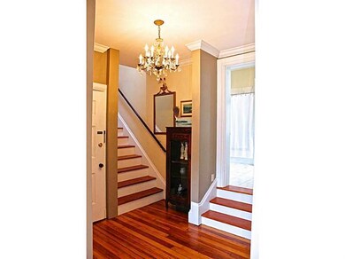 Entry. Entryway in Unit