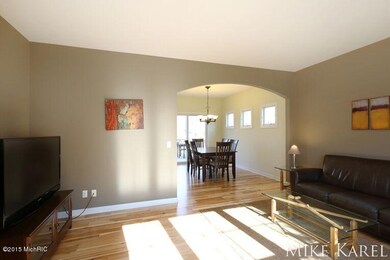 5397 Meadow Run Dr SW, Wyoming, MI 49509 - photo 3