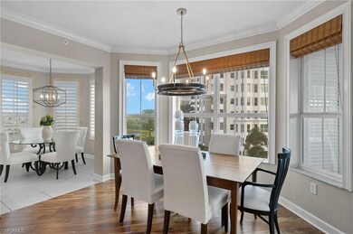Dining table in bay windows