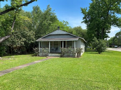 615 Clarence St, Tomball, TX 77375 - photo 2