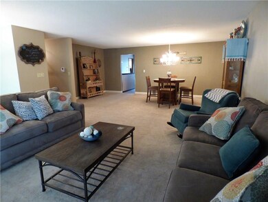 1427 S 15th Ave W, Newton, IA 50208 - photo 4