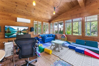 8 Blue Gentian Rd, Cranston, RI 02921 - photo 4