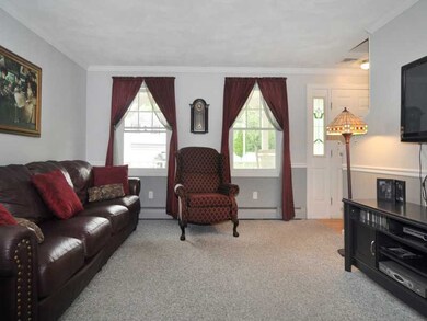 19 Pamela Cir, Warwick, RI 02886 - photo 2