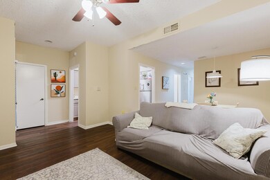 1910 Robbins Place unit 207, Austin, TX 78705 - photo 4