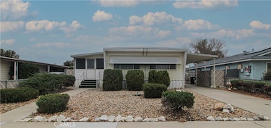 13829 Riviera Dr, Victorville, CA 92395 - photo 2