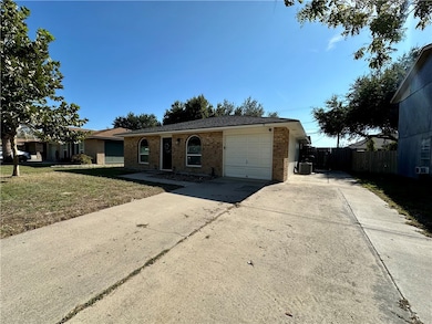 1213 Montreal Dr, Corpus Christi, TX 78418 - photo 2