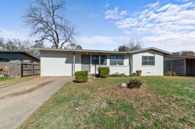 744 Pine St, Hurst, TX 76053 - photo 3