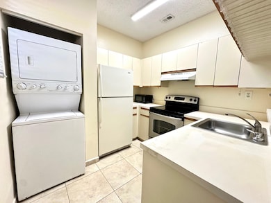 660 Cypress Club Way unit C11, Deerfield Beach, FL 33064 - photo 2