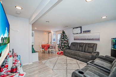 110 Yetman Ave, Staten Island, NY 10307 - photo 5