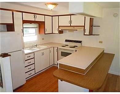 18 Lisa Cir, Merrimac, MA 01860 - photo 2