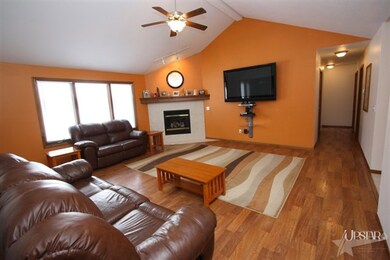 7606 Maeve Dr, Fort Wayne, IN 46835 - photo 6