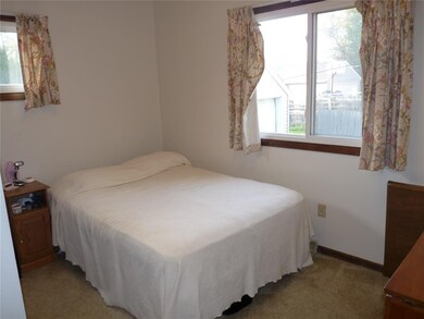 128 17th St SW, Cedar Rapids, IA 52404 - photo 4