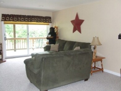 13-3 White Oak Ln unit 3, Lincoln, NH 03251 - photo 3