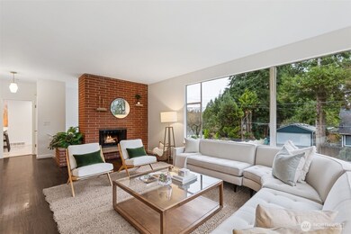 2051 NE 97th St, Seattle, WA 98115 - photo 4