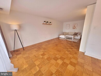 Woodlake Towers III unit 512, Falls Church, VA 22044 - photo 3