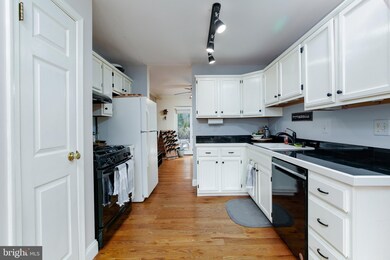 9311 Town Place Dr, Owings Mills, MD 21117 - photo 4