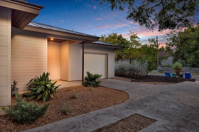 3610 Thompson St unit 1, Austin, TX 78702 - photo 4