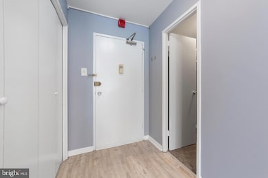 Park Sutton Condominiums, Silver Spring, MD 20910 - photo 4