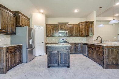 160 Cottongame Dr, Weatherford, TX 76088 - photo 6