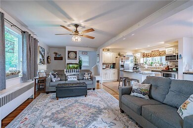 820 Evergreen St, Emmaus, PA 18049 - photo 5