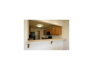 Other. Breakfast bar between  kitchen & dining noo
