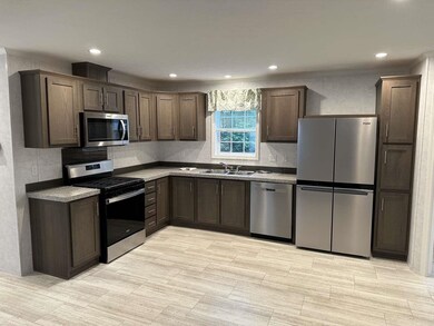 9 Mark St, Nashua, NH 03062 - photo 3