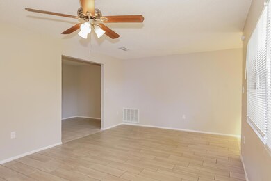 019-photo-living-room-12246733