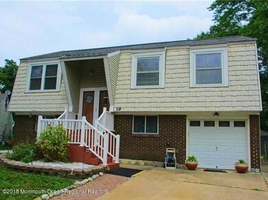 19 Commodore Court Outside 2 (1)