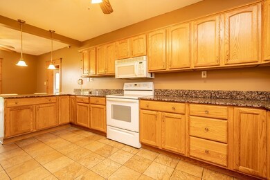 15 Melvin St, Chicopee, MA 01013 - photo 3