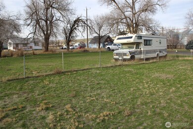 313 W Main St, Lind, WA 99341 - photo 5