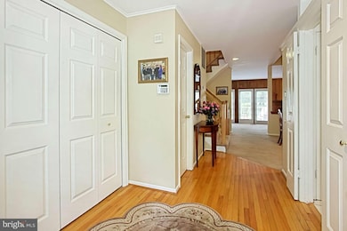 10054 Beacon Pond Ln, Burke, VA 22015 - photo 4