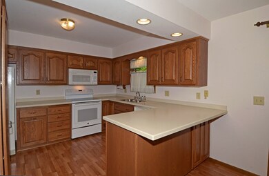 286 Waterman St, Oregon, WI 53575 - photo 5