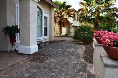 Beautiful Courtyard in Front
