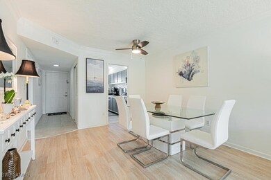 72 7th St S unit 203, Naples, FL 34102 - photo 5