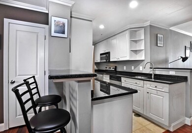 188 Summer St unit 6, Weymouth, MA 02188 - photo 4