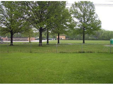 1116 Saint Cecelia Dr, Columbus, OH 43204 - photo 3