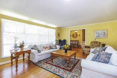 009-Living_Room-3346830-large