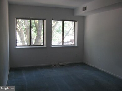 1673 Parkcrest Cir unit 4D/400, Reston, VA 20190 - photo 2